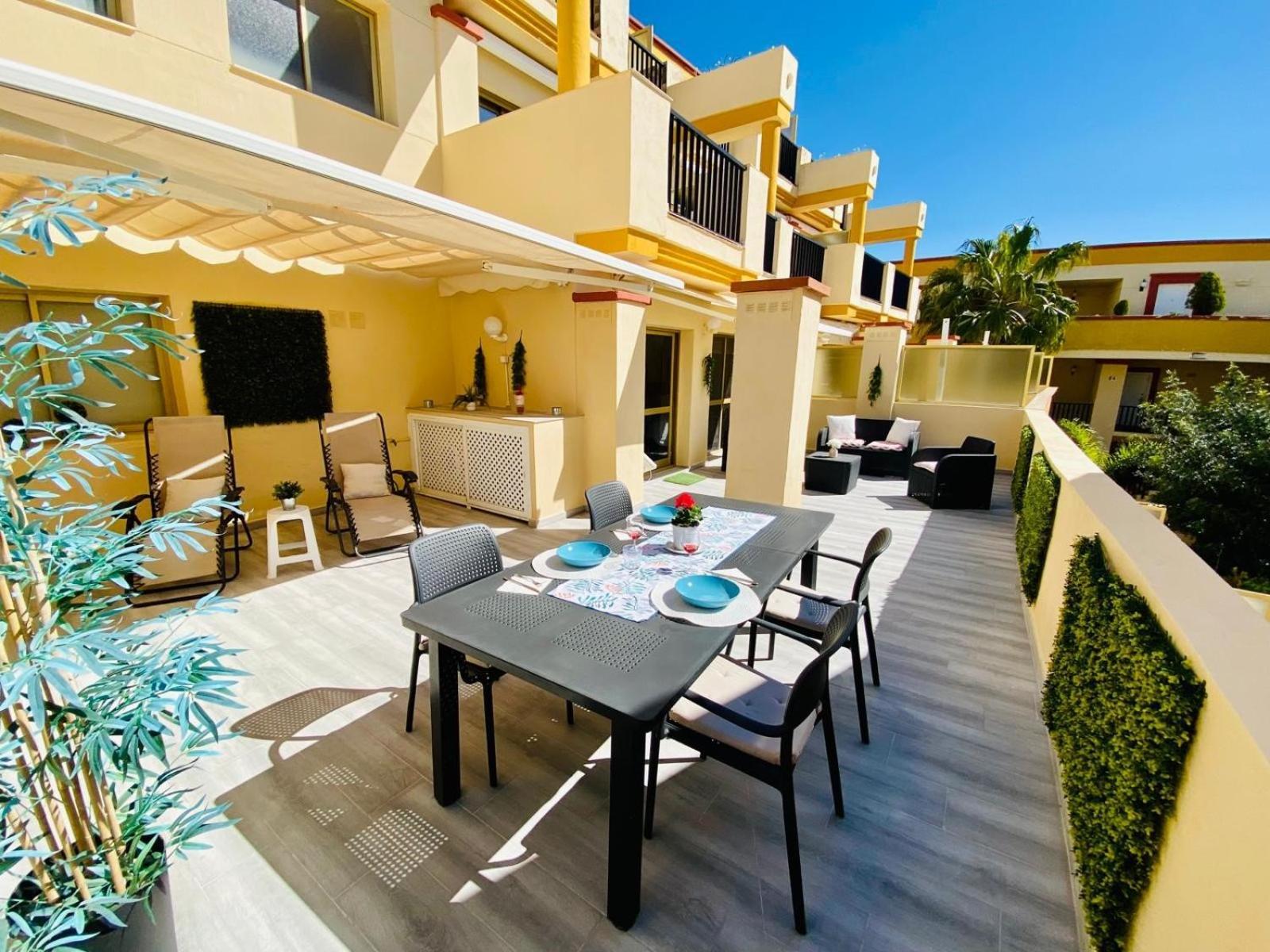Oleholidays 323 Romana Playa Junto Al Mar Apartment *