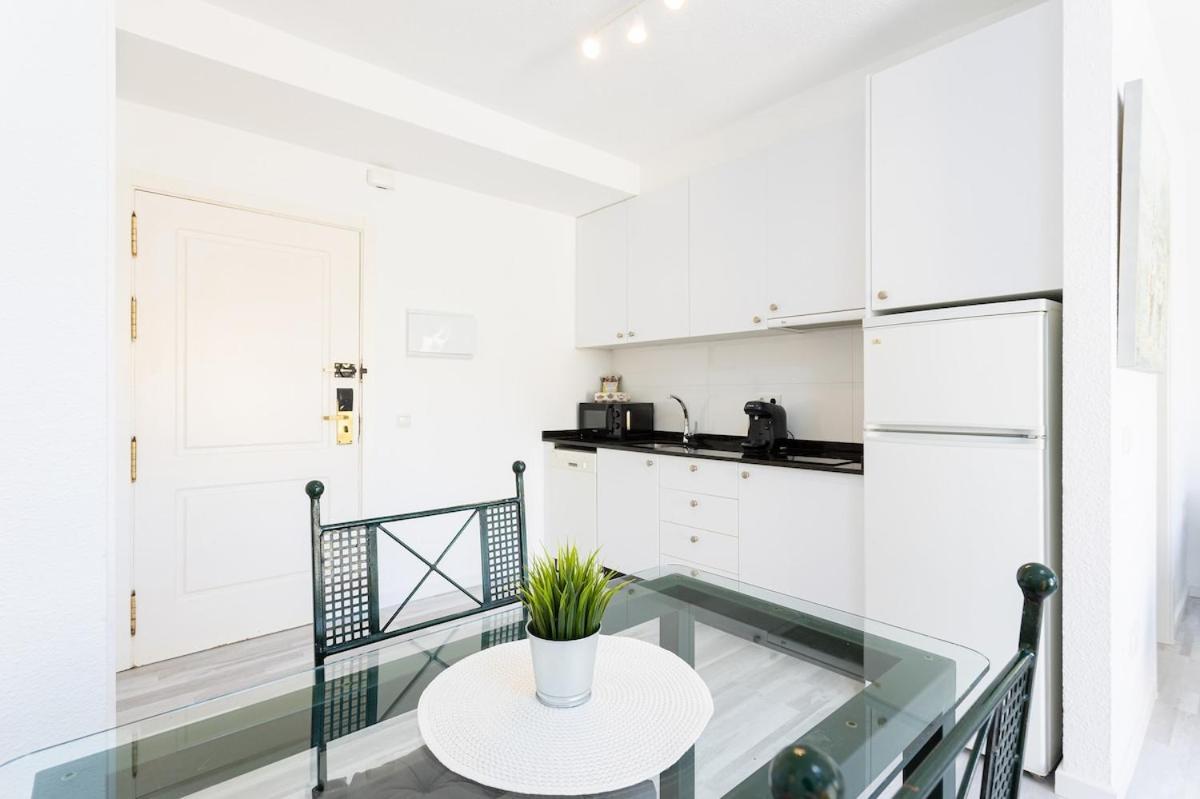 Oleholidays 323 Romana Playa Junto Al Mar Apartment Marbella